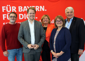 Fabian Wamser und die Kandidierenden aus Neusäß